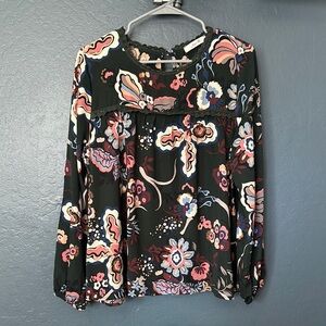 Black and Pink 3/4 Sleeve Blouse with Crew Neck and Graphic Style